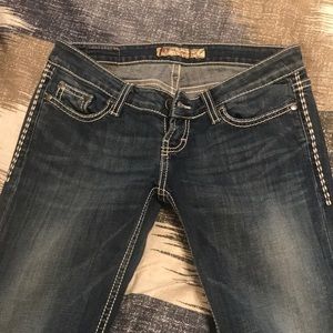 BKE Stella stretch, size 25 long/tall.